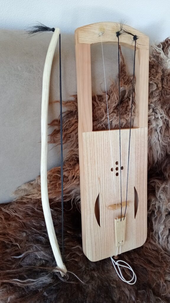 Tagelharpa met strijkstok
